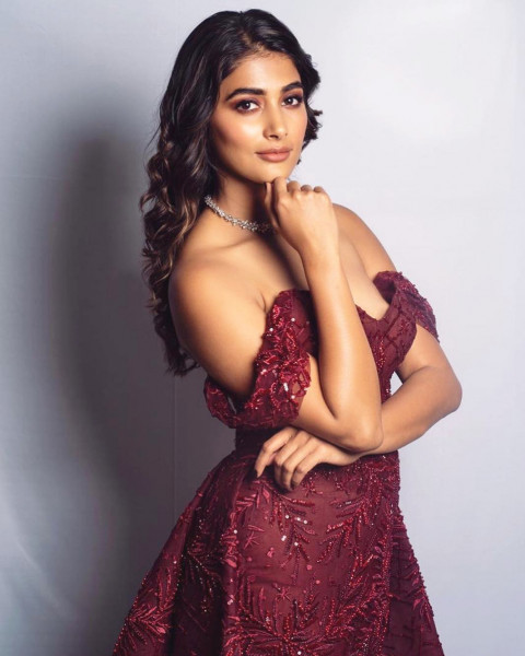 Pooja Hegde Photo Download HD Status Pictures Mobile Dp