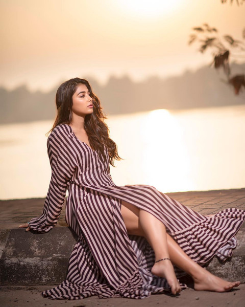 Pooja Hegde Photo Download HD Status Pictures WhatsApp Dp