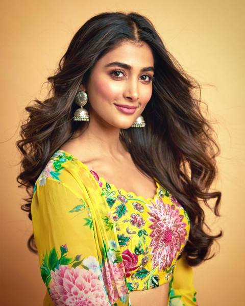 Pooja Hegde Photo Download HD Status Pictures WhatsApp Dp