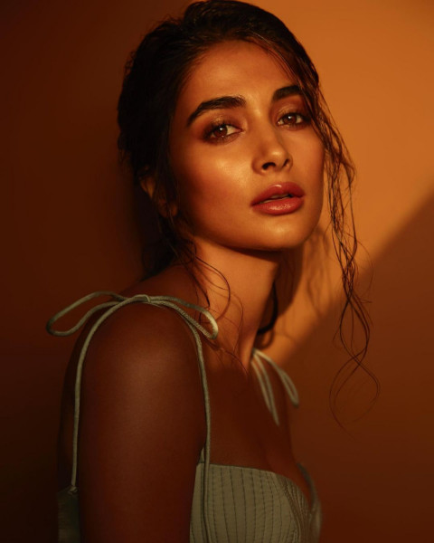 Pooja Hegde Photos WhatsApp Status Dp Ultra HD Wallpaper