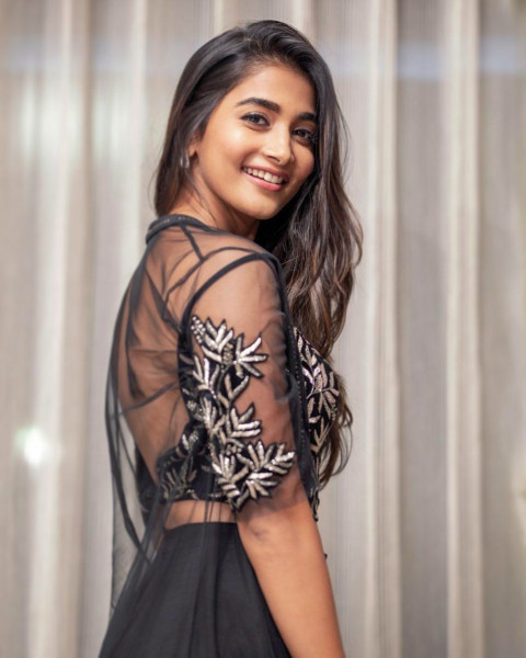Pooja Hegde Photos WhatsApp Status Dp Wallpaper