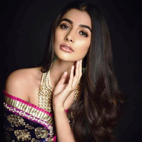 Pooja Hegde Wallpapers For Mobile Pictures HD
