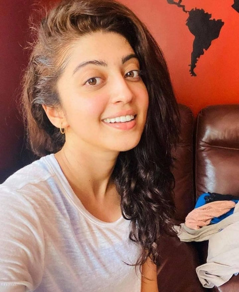 Pranitha Subhash Wallpaper Images Dp New