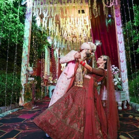 Pre Wedding Couple Photoshoot Ideas Wallpapers Pics