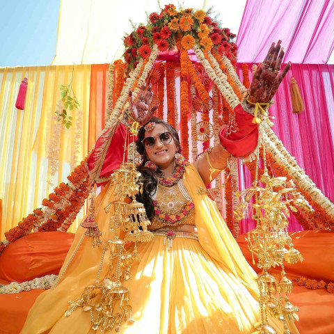 Pre Wedding Photoshoot Dresse For Haldi Pictures