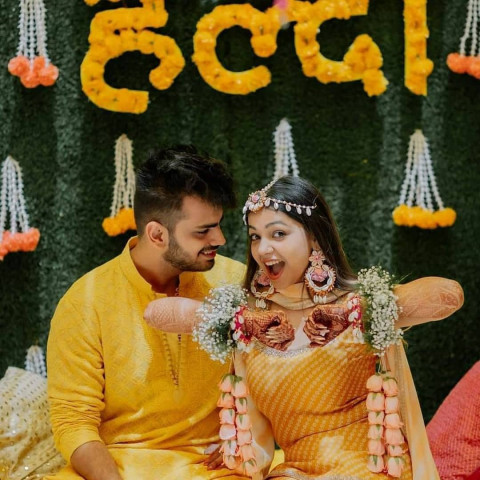 Pre Wedding Photoshoot Dresse For Haldi Pictures