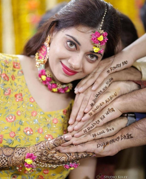 Pre Wedding Photoshoot STylish Dresses Pose Ideas