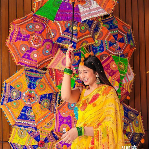 Pre Wedding Photoshoot Wallpapers For Dulhan Haldi