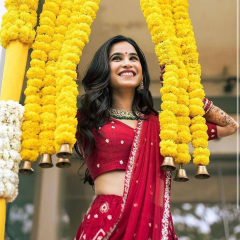 Pre Wedding Photoshoot Wallpapers For Dulhan Haldi
