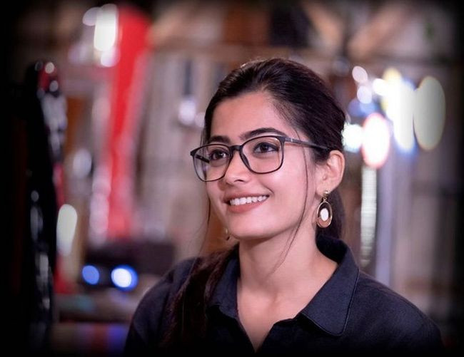 Rashmika Mandanna Beautiful HD Photos & Mobile Wallpapers HD