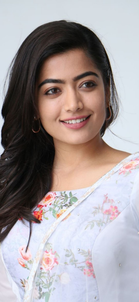 Rashmika Mandanna Beautiful HD Photos & Mobile Wallpapers HD