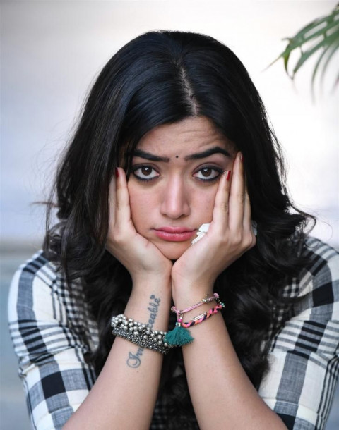 Rashmika Mandanna Beautiful HD Photos & Mobile Wallpapers HD