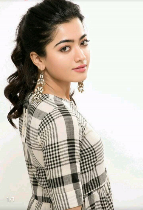 Rashmika Mandanna Beautiful HD Photos & Mobile Wallpapers HD