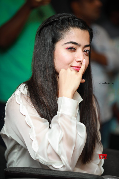 Rashmika Mandanna Beautiful HD Photos & Mobile Wallpapers HD