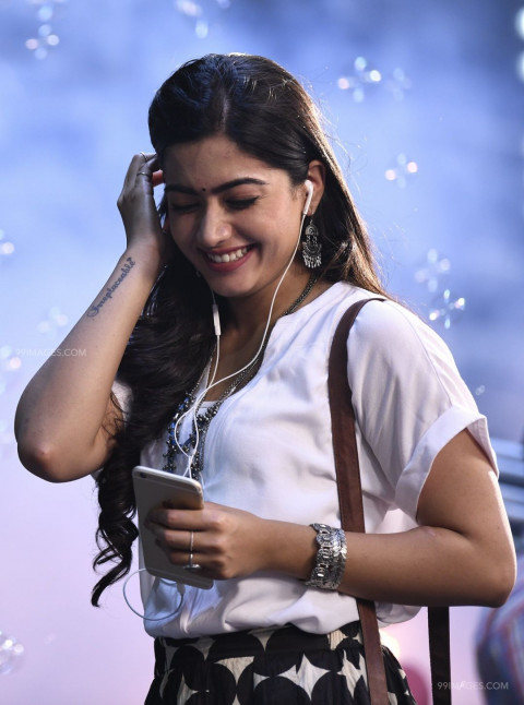 Rashmika Mandanna Beautiful HD Photoshoot Stills Dp