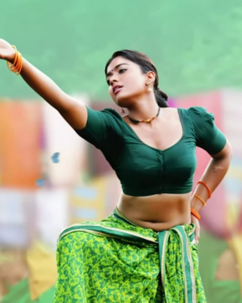 Rashmika Mandanna Cute Photos mobile Wallappers HD