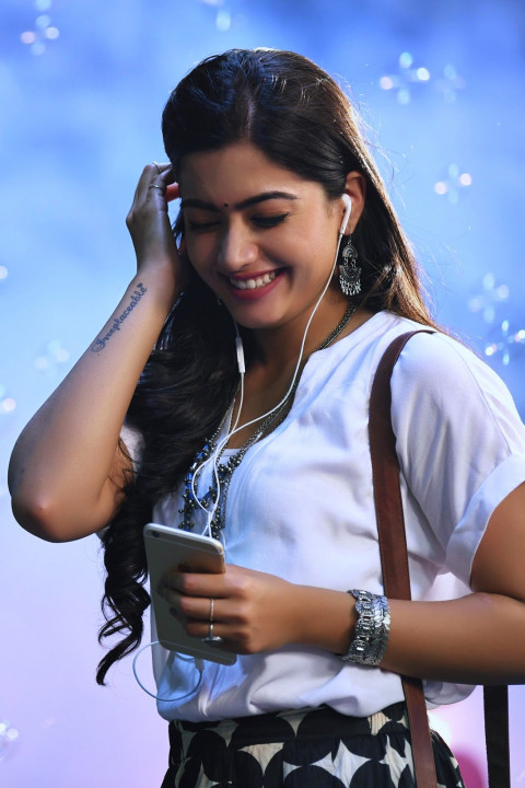Rashmika Mandanna HD Wallpapers For Mobile Images