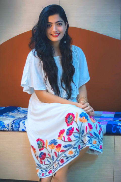 Rashmika Mandanna HD Wallpapers For Mobile Images