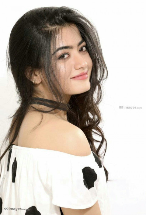 Rashmika Mandanna Hot HD Photos & Mobile Wallpapers HD