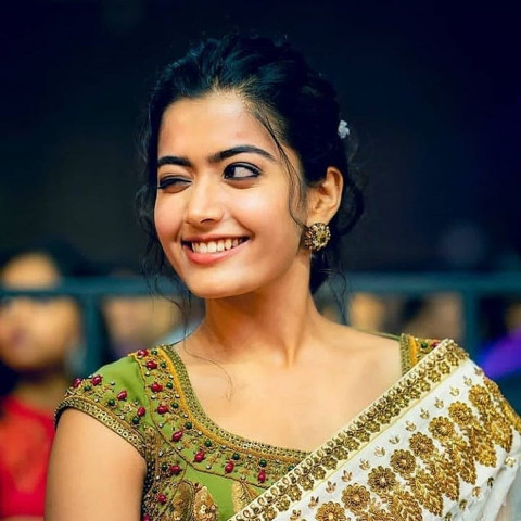 Rashmika Mandanna Hot HD Photos & Mobile Wallpapers HD