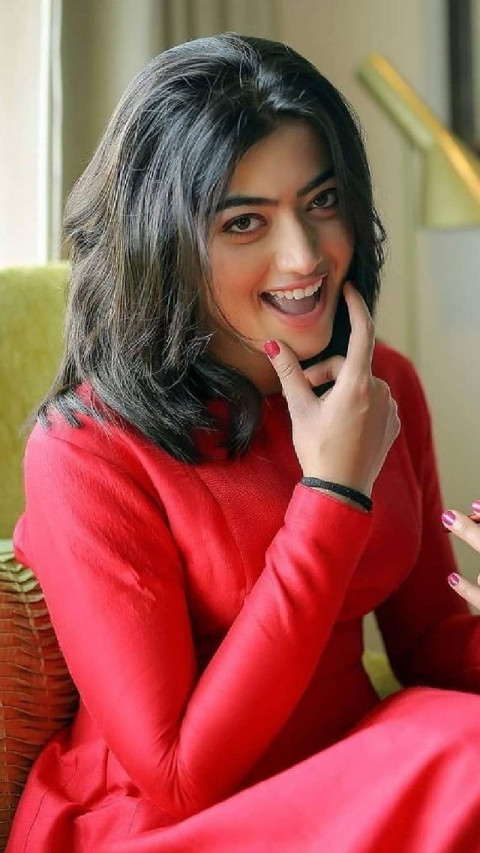 Rashmika Mandanna Smile Photos mobile Wallappers HD