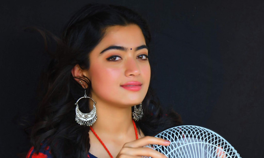 Rashmika Mandanna Smile Photos mobile Wallappers HD