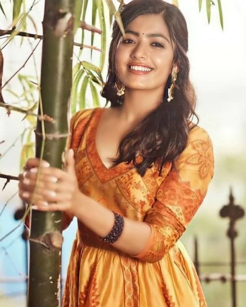 Rashmika Mandanna Wallpaper Hot Dp For WhatsApp