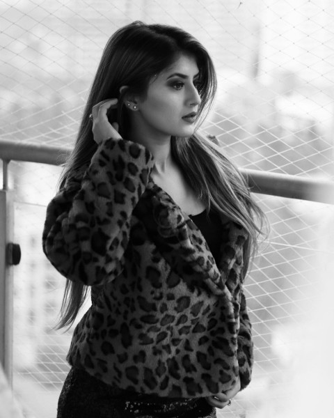 Sexy Arishfa Khan Photos Download