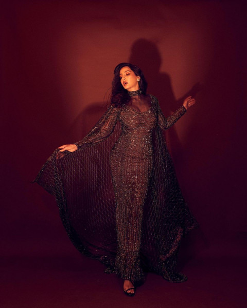 Sexy Nora Fatehi Pictures Hd For Mobile Wallpaper