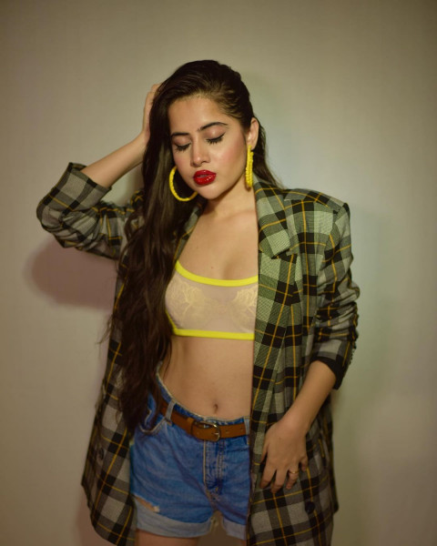 Sexy Urfi Javed Beautiful HD Photos Mobile   Wallpapers