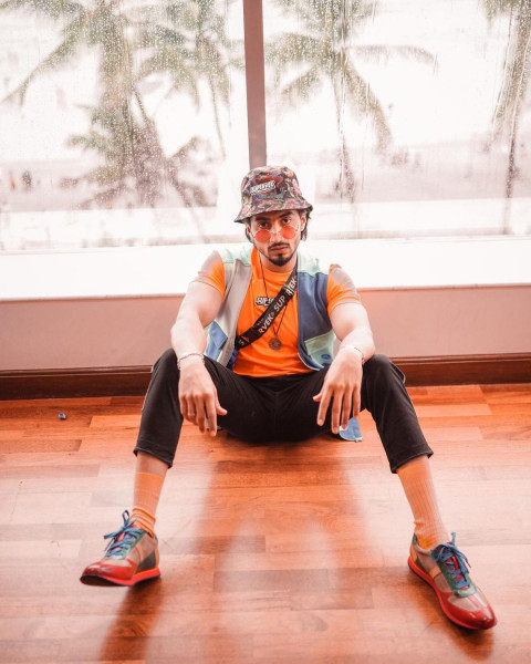 Sitting Mr  Faisu Handsome Look Pictures Dp