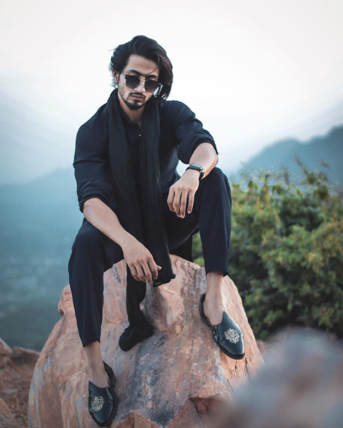 Sitting Mr  Faisu Stylish Hair Look Wallpaper Dp Pic