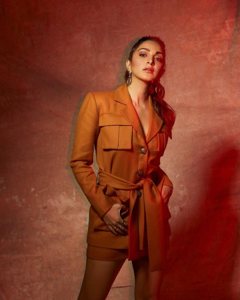 Smiling Kiara Advani Hd Images Photo