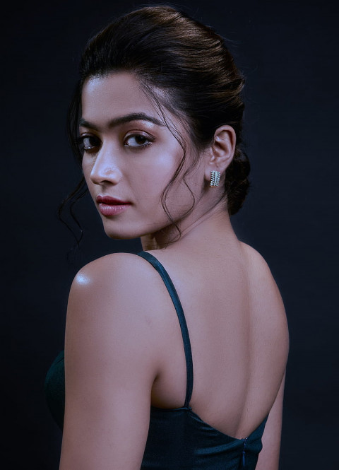 South Actress Rashmika Mandanna WAllpapers For Mobile DP