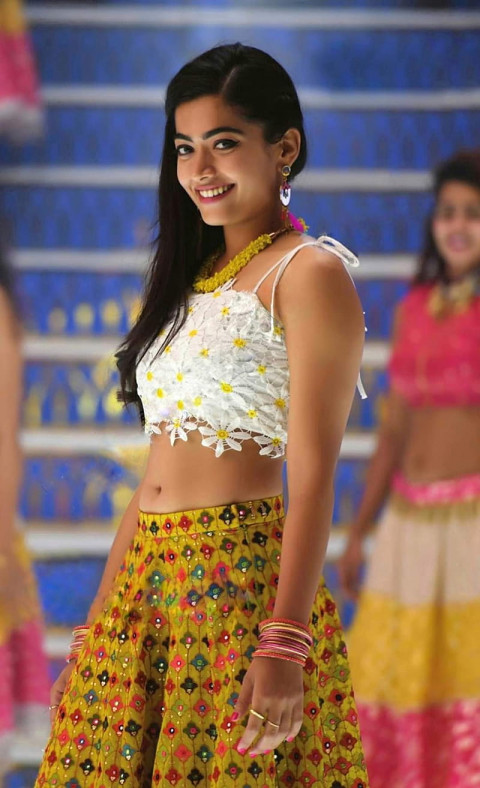 South Actress Rashmika Mandanna WAllpapers For Mobile DP