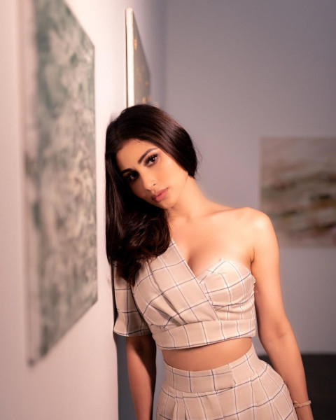 Stylish Mouni Roy HD Wallpapers Images Photos