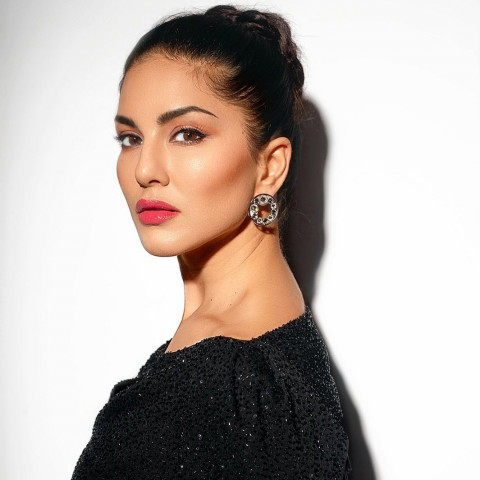 Sunny Leone Hot Look Pictures Images Full HD Images