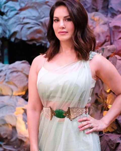 Sunny Leone Sexy Dp Pictures For Mobile Wallpaper Pic