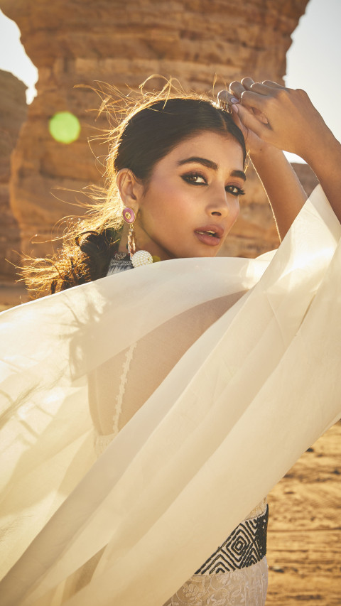 Tamil Actress Pooja Hegde Wallpaper Hd Images Photos