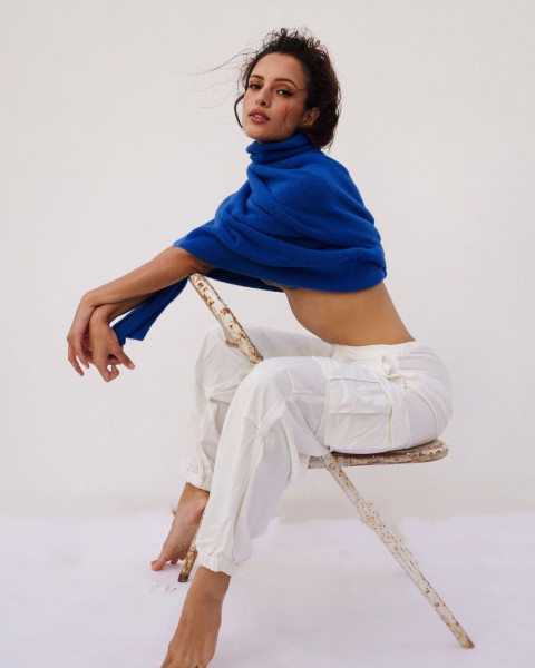 Tripti Dimri Hot HD Wallpapers for Mobile Image WhatsApp DP Photo