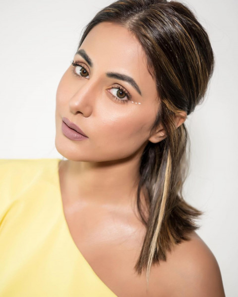 TV Actress Hina Khan Wallpaper Images For Mobile Photos