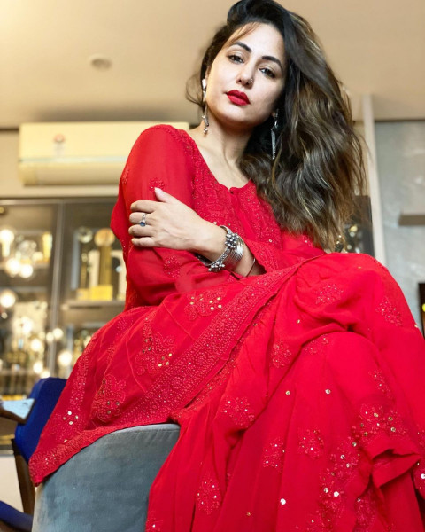 TV Actress Hina Khan Wallpaper Images For Mobile Photos