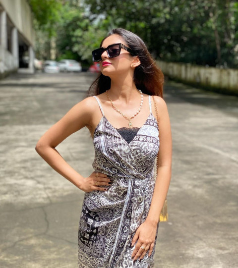 TV Star Anushka Sen Wallpaper For WhatsApp