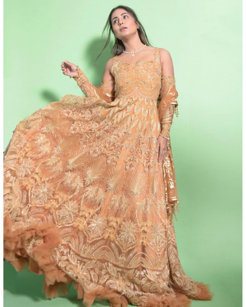 TV Star Hina Khan Pic For Mobile Wallpaper