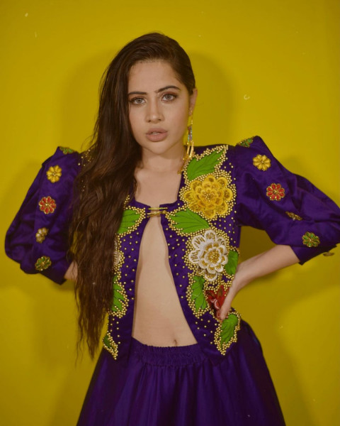 Urfi Javed Beautiful Full HD WhatsApp DP Mobile   Wallpapers