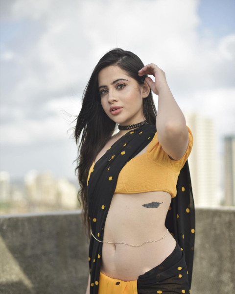 Urfi Javed Beautiful Full HD WhatsApp DP Mobile   Wallpapers