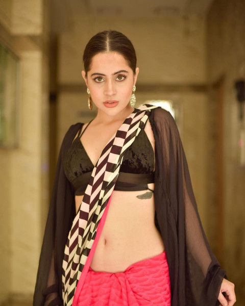 Urfi Javed Beautiful Full HD WhatsApp DP Mobile   Wallpapers