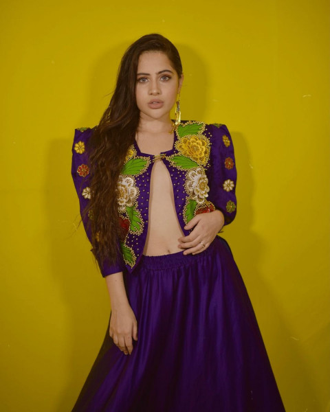 Urfi Javed Beautiful HD Hot Photos Mobile   Wallpapers