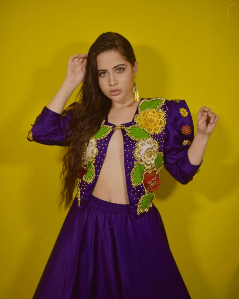 Urfi Javed Beautiful HD Hot Photos Mobile   Wallpapers