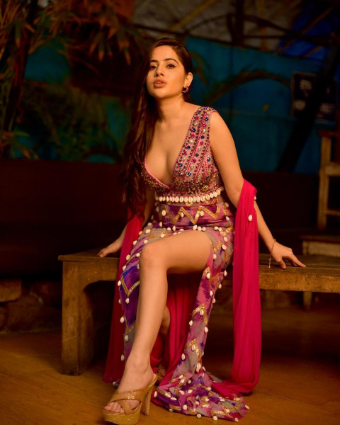 Urfi Javed Beautiful HD Photos WhatsApp Dp Mobile   Wallpaper